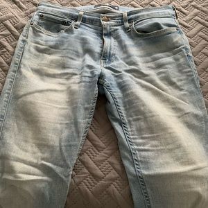Skinny pair of Hollister jeans